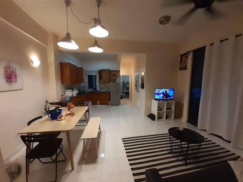 Kondominium untuk Disewa di Marina Crescent - Wey Lee - Living Room - PropertyGuru.com.my