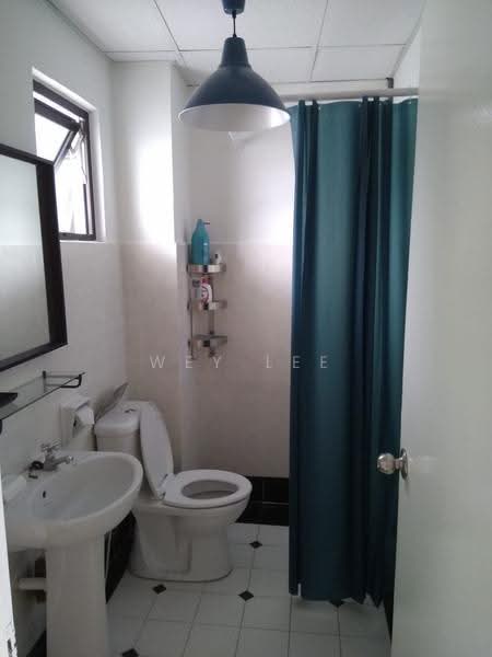 Kondominium untuk Disewa di Marina Crescent - Wey Lee - Bathroom - PropertyGuru.com.my