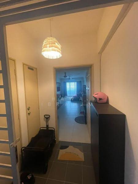 Pangsapuri untuk Dijual di South Bayu Residence (Bayu 2) - Hawa Ibrahim - Entrance - PropertyGuru.com.my