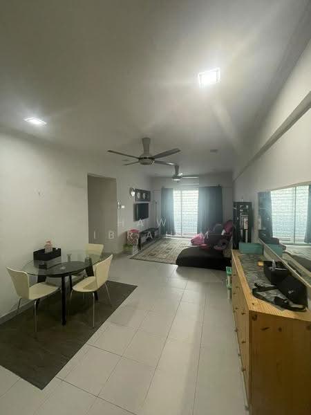 Pangsapuri untuk Dijual di South Bayu Residence (Bayu 2) - Hawa Ibrahim - Living Room - PropertyGuru.com.my