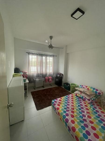 Pangsapuri untuk Dijual di South Bayu Residence (Bayu 2) - Hawa Ibrahim - Bedroom - PropertyGuru.com.my