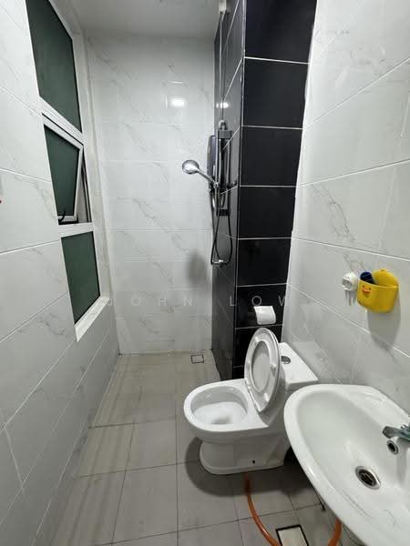 Service Residence for Rent at D'carlton (Residensi Seri Mega) - John Low - Bathroom - PropertyGuru.com.my