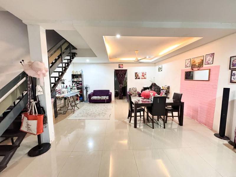 Terraced House for Sale in Taman Cheras Indah (Ampang) - Azli Ibrahim - Living Room - PropertyGuru.com.my