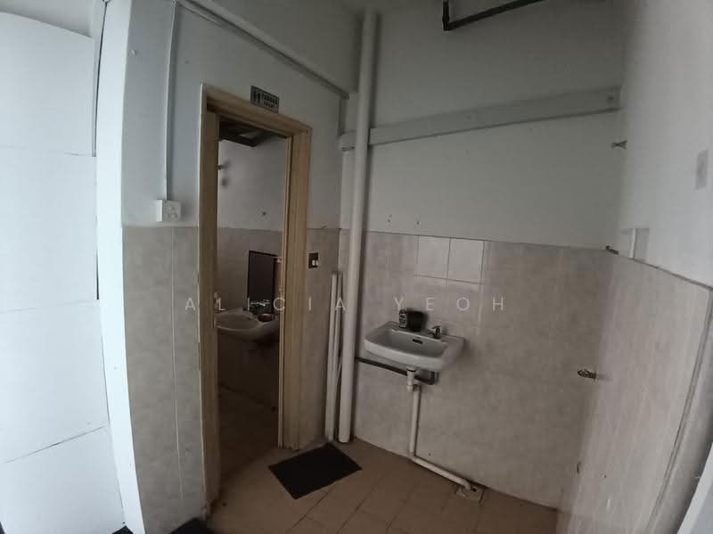 Shop / Office for Rent in Taman Sri Rampai (Wangsa Maju) - Alicia Yeoh - Bathroom - PropertyGuru.com.my