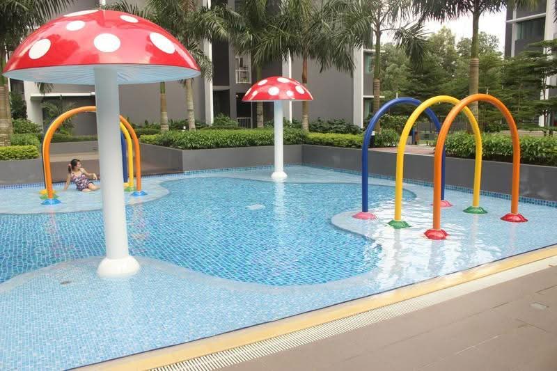 Kediaman Servis untuk Dijual di Almyra Residences - Lisa Azila - Pool - PropertyGuru.com.my