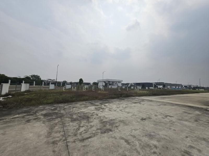 Semi-D Factory for Rent in Pasir Gudang (Johor) - Ember Lim - Exterior - PropertyGuru.com.my