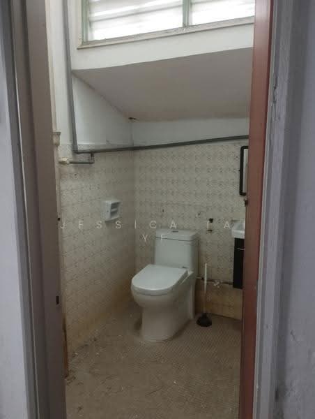 Semi-Detached House for Sale in Taman Cuepacs (Cheras) - Jessica Tai YF - Bathroom - PropertyGuru.com.my