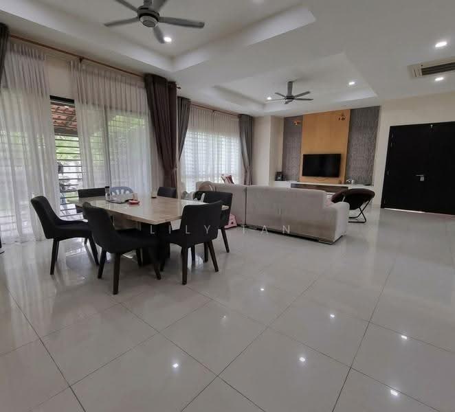 Rumah Banglo untuk Dijual di Bukit Sungai Long (Bandar Sungai Long) - Lily Tan - Living Room - PropertyGuru.com.my