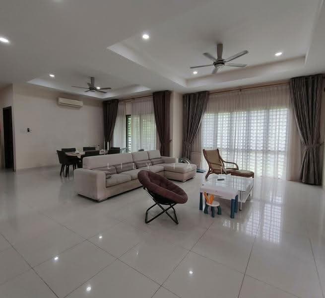 Rumah Banglo untuk Dijual di Bukit Sungai Long (Bandar Sungai Long) - Lily Tan - Living Room - PropertyGuru.com.my