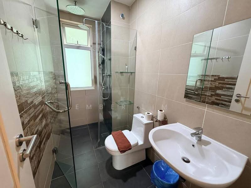 Service Residence for Sale at TriTower Residence @ Johor Bahru Sentral - Ember Lim - Bathroom - PropertyGuru.com.my