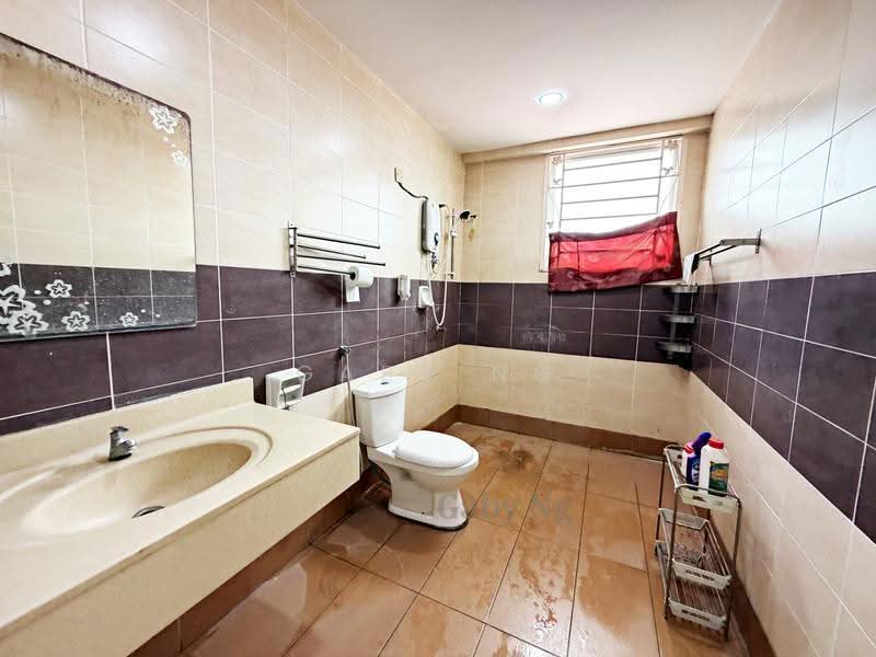 2-storey Terraced House for Sale in Sungai Long (Bandar Sungai Long) - Gaby Ng - Bathroom - PropertyGuru.com.my