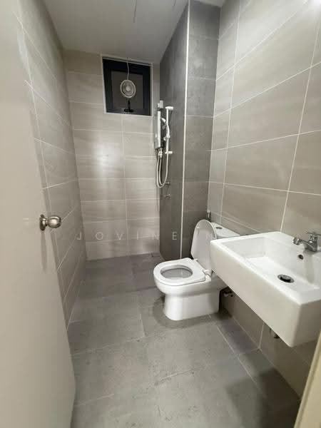 Kondominium untuk Dijual di Eco Bloom - Jovine Ng - Bathroom - PropertyGuru.com.my