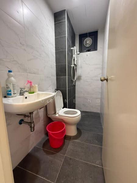 Kondominium untuk Dijual di Eco Bloom - Jovine Ng - Bathroom - PropertyGuru.com.my