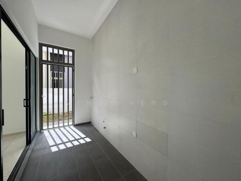 Cluster House for Sale in Austin Crest (Johor Bahru) - Mindy Heng - Exterior - PropertyGuru.com.my
