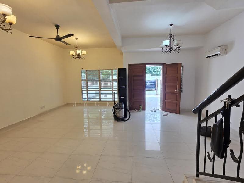 2-storey Terraced House for Sale in Taman Bukit Suria II (Cheras) - Jackie Ng - Living Room - PropertyGuru.com.my