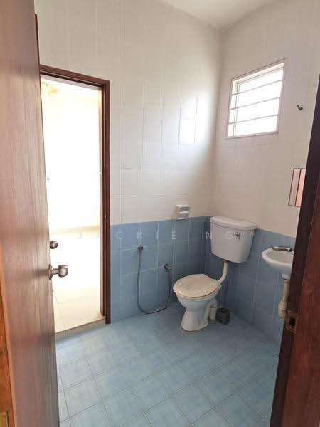 2-storey Terraced House for Sale in Taman Bukit Suria II (Cheras) - Jackie Ng - Bathroom - PropertyGuru.com.my
