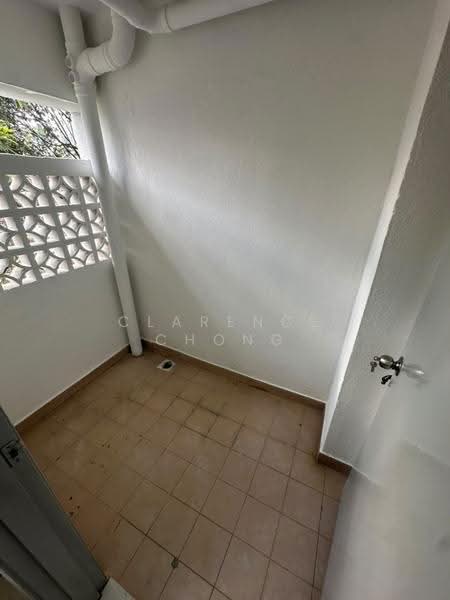 Pangsapuri untuk Disewa di Chin Woo Court - Clarence Chong - Balcony - PropertyGuru.com.my