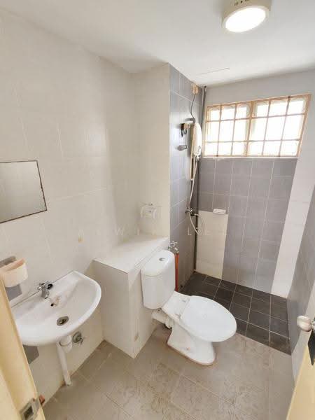 Apartment for Rent at Seri Intan Apartment - Alwin Lee - Bathroom - PropertyGuru.com.my