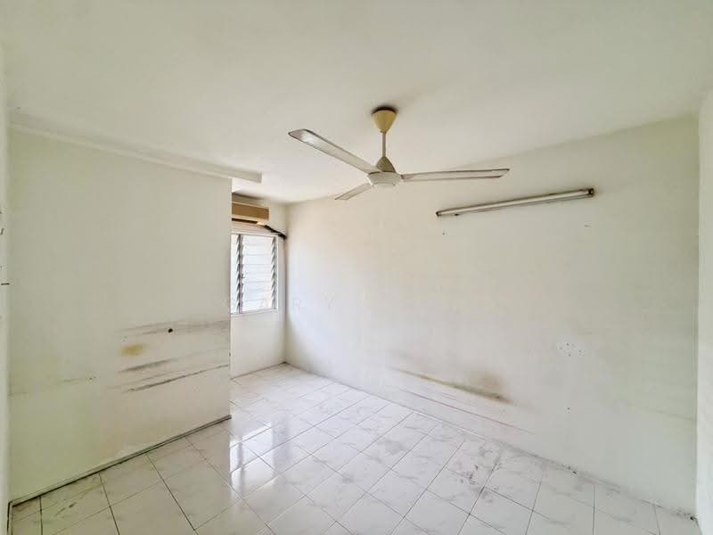 Apartment for Sale at Sri Ivori Apartment - Gary Goh - Interior - PropertyGuru.com.my