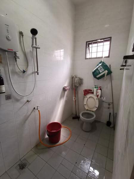 2-storey Terraced House for Sale in Taman Sri Putri (Skudai) - Bernard Lim - Bathroom - PropertyGuru.com.my