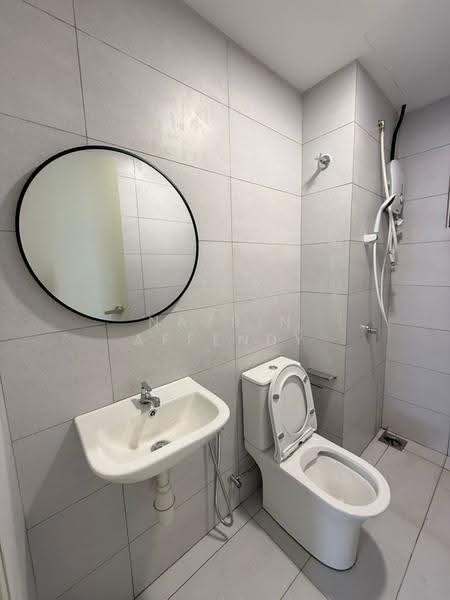 Service Residence for Rent at Seiring Residensi - Nazrin Affendy - Bathroom - PropertyGuru.com.my
