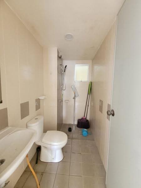 Apartment for Sale at Seri Baiduri - Alwin Lee - Bathroom - PropertyGuru.com.my