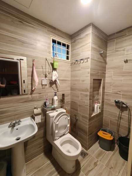 Apartment for Sale at Kempas Apartment - Kim L. Law - Bathroom - PropertyGuru.com.my