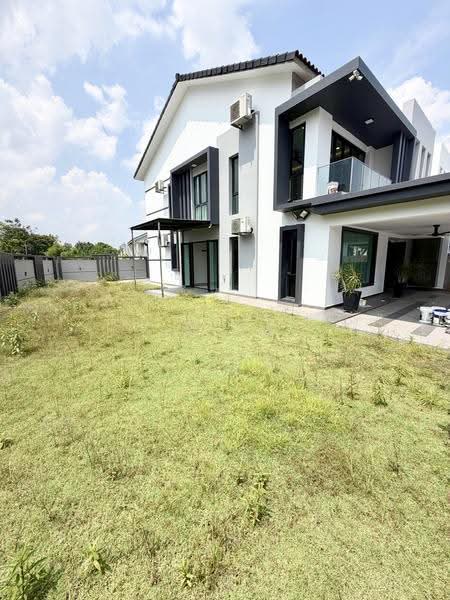 Semi-Detached House for Sale in Taman Nusa Idaman (Iskandar Puteri (Nusajaya)) - Yik Tat - Exterior - PropertyGuru.com.my