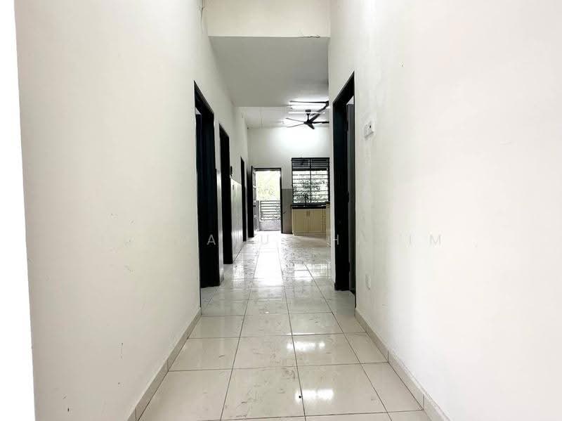 Semi-Detached House for Sale in Petaling Jaya (Selangor) - Luqmanul Hakim - Corridor - PropertyGuru.com.my