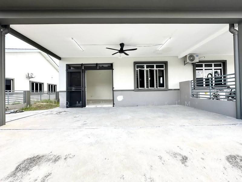 Semi-Detached House for Sale in Petaling Jaya (Selangor) - Luqmanul Hakim - Exterior - PropertyGuru.com.my