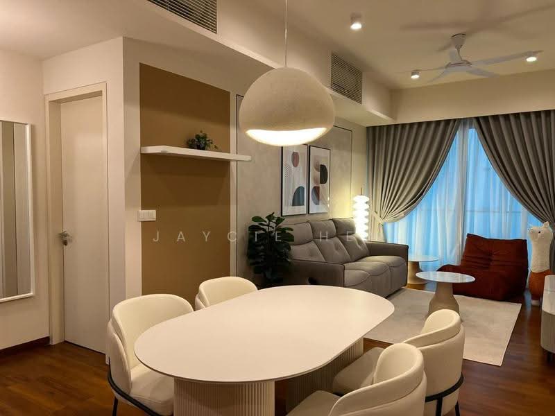 Kediaman Servis untuk Disewa di Stonor 3 - Jaycie Hew - Living Room - PropertyGuru.com.my