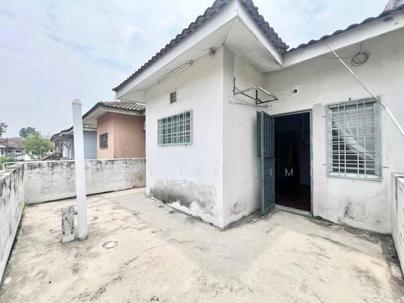 2-storey Terraced House for Sale in Bandar Teknologi Kajang (Kajang) - Azli Ibrahim - Exterior - PropertyGuru.com.my