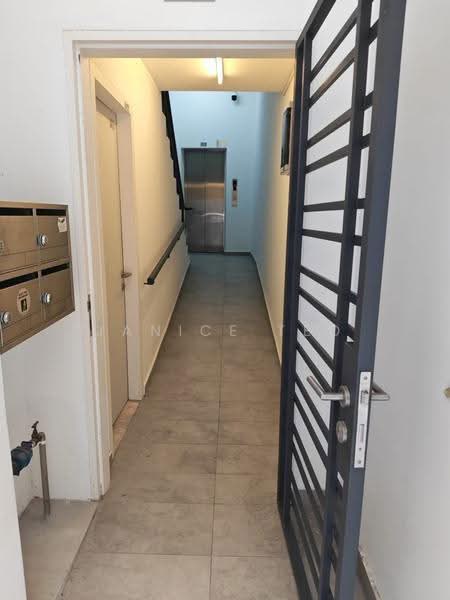 Shop / Office for Rent in Bandar Baru Permas Jaya (Permas Jaya) - Janice Teo - Corridor - PropertyGuru.com.my
