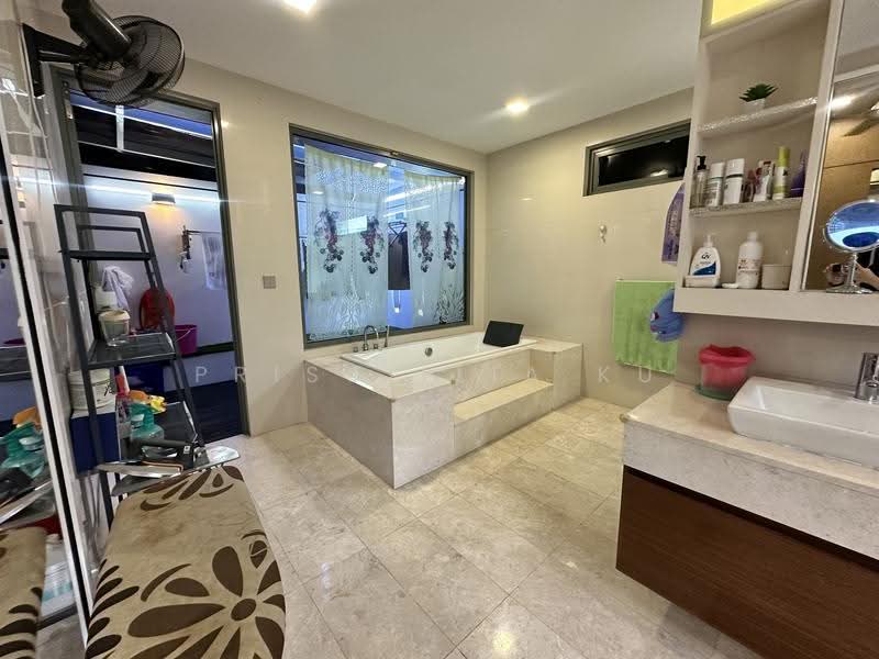 Semi-Detached House for Sale in Taman Seri Bukit Segambut (Batu) - Priscillia Ku - Bathroom - PropertyGuru.com.my