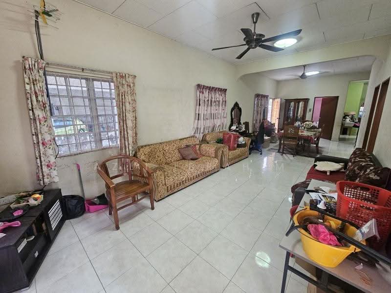 Bungalow House for Sale in Kampung Melayu Ampang (Ampang) - Azli Ibrahim - Living Room - PropertyGuru.com.my