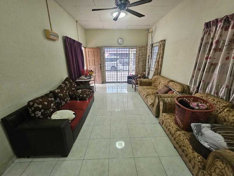 Bungalow House for Sale in Kampung Melayu Ampang (Ampang) - Azli Ibrahim - Living Room - PropertyGuru.com.my