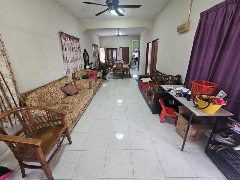 Bungalow House for Sale in Kampung Melayu Ampang (Ampang) - Azli Ibrahim - Living Room - PropertyGuru.com.my