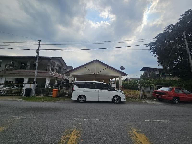 Bungalow House for Sale in Kampung Melayu Ampang (Ampang) - Azli Ibrahim - Exterior - PropertyGuru.com.my