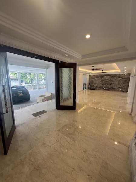Rumah Banglo untuk Dijual di Kelana Jaya (Petaling Jaya) - Jass Goh - Entrance - PropertyGuru.com.my