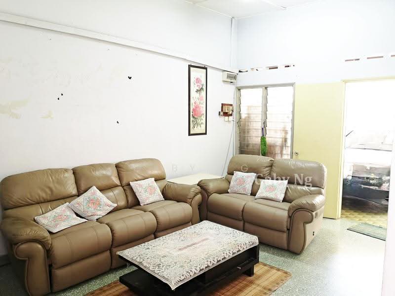1-storey Terraced House for Sale in Taman Midah (Cheras) - Gaby Ng - Living Room - PropertyGuru.com.my