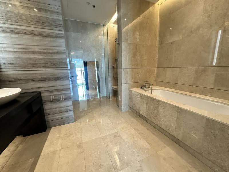 Service Residence for Sale at The Ritz-Carlton Residences - Priscillia Ku - Bathroom - PropertyGuru.com.my