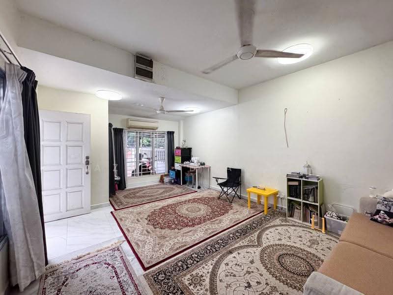 2-storey Terraced House for Sale in Putra Heights (Subang Jaya) - Azli Ibrahim - Living Room - PropertyGuru.com.my