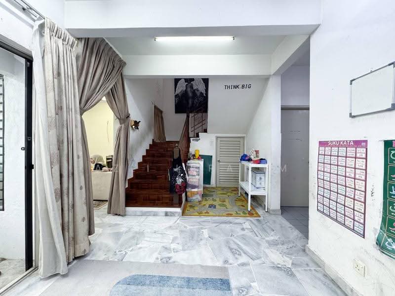 2-storey Terraced House for Sale in Putra Heights (Subang Jaya) - Azli Ibrahim - Entrance - PropertyGuru.com.my