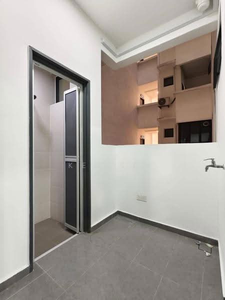 Kediaman Servis untuk Disewa di Marina Residence - Ken Sim - Bathroom - PropertyGuru.com.my