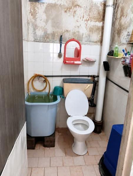 Rumah Flat untuk Dijual di Taman Desa Damai - Simon Ng - Bathroom - PropertyGuru.com.my