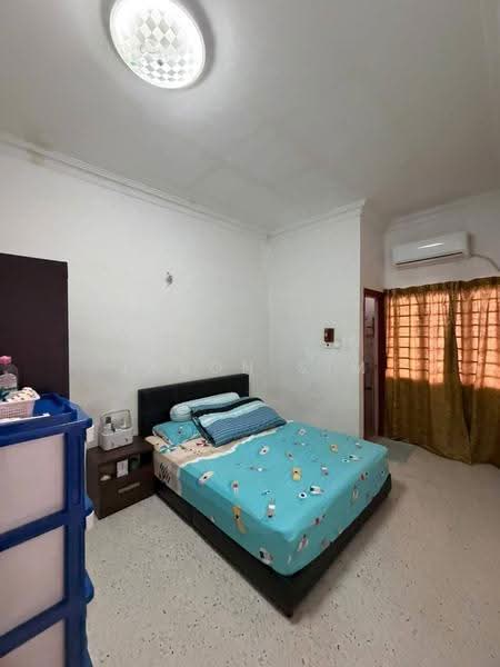 1-storey Terraced House for Sale in Taman Desa Cemerlang (Ulu Tiram) - Jason Sim - Bedroom - PropertyGuru.com.my