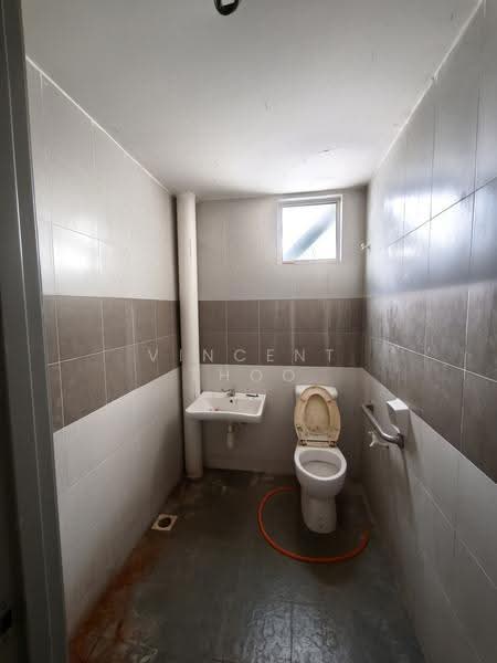 Kedai untuk Disewa di Ipoh (Perak) - Vincent Thoo - Bathroom - PropertyGuru.com.my