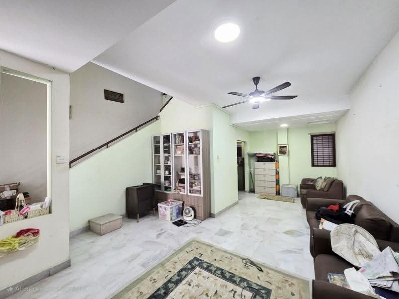 2-storey Terraced House for Sale in Seksyen 8 (Shah Alam) - Azli Ibrahim - Living Room - PropertyGuru.com.my