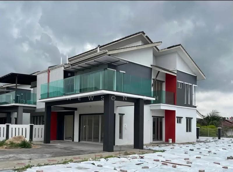 Semi-Detached House for Sale in Taman Ixora (Sepang) - Hewson Oh - Exterior - PropertyGuru.com.my