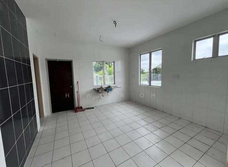 Semi-Detached House for Sale in Taman Ixora (Sepang) - Hewson Oh - Kitchen - PropertyGuru.com.my